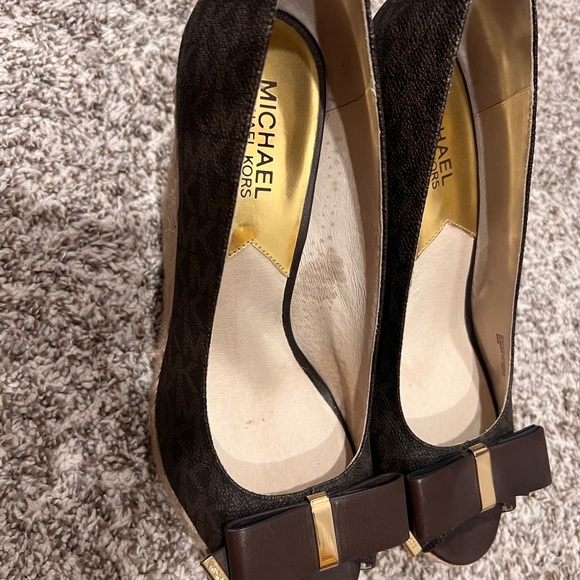 Micheal Kors Wedges, Size 9.5 - Picture 2 of 4